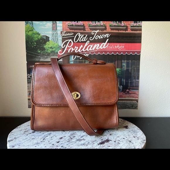 Coach Handbags - Coach Vintage Leather Court Bag 9035